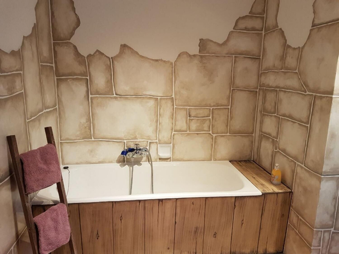 Bathroom 5, Zweite Heimat, Traunstein