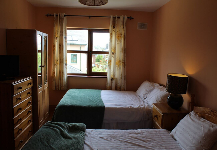 Bedroom 2, Fairfield Holiday Home No 13