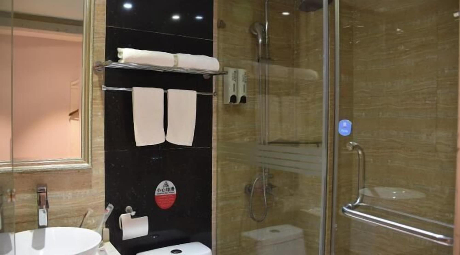 Bathroom 3, Hanting Express Yangshuo West Street, Guilin