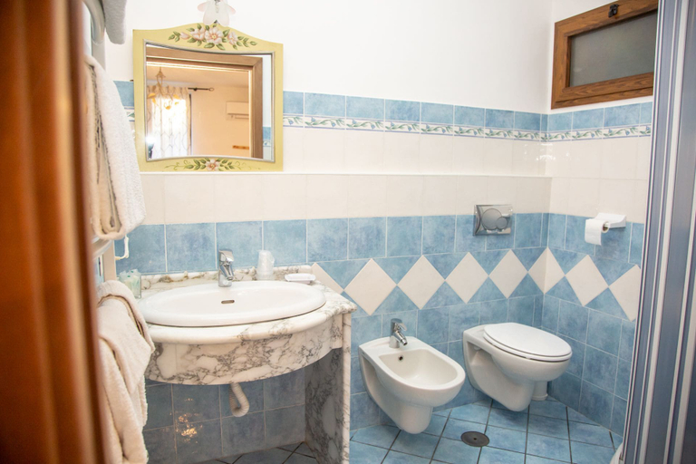 Bathroom 5, Haidi House Bed and Breakfast, Napoli