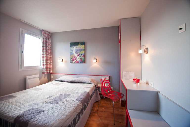 Bedroom 3, La Grange de Marie, Yonne