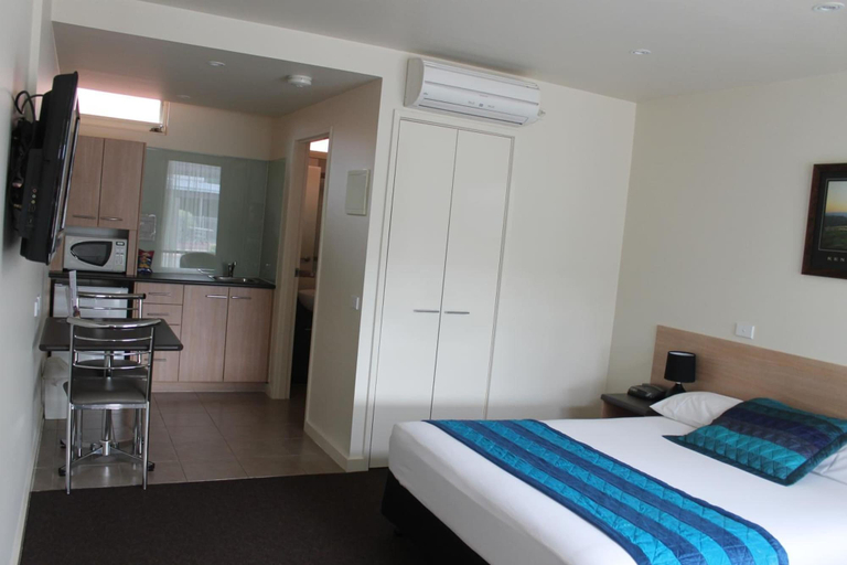 Bedroom 3, Mansfield Motel, Mansfield