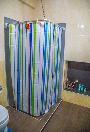 Bathroom 4, Aqua Nillambe, Doluwa