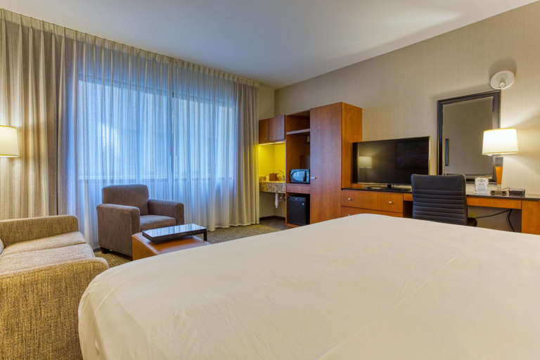 Bedroom 3, Drury Plaza Hotel San Antonio Riverwalk, Bexar