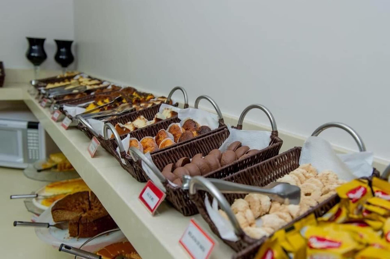 Food & Drinks 5, Hotel Premier, Rio Claro