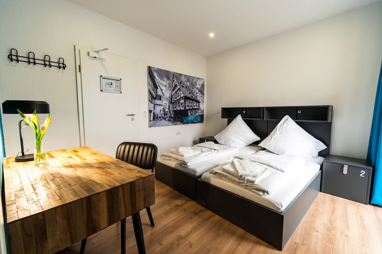 Bedroom 5, Henrietta's Sleeping, Ulm