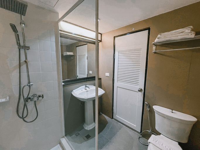 Bathroom 5, PRS Hotel by Sojourn, Pattaya