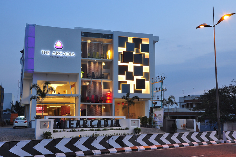 Exterior & Views