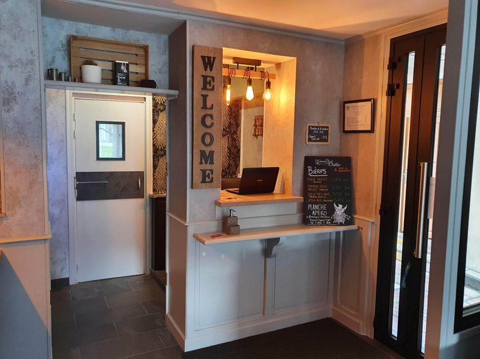 Others 4, Hotel Du Commerce, Seine-Maritime
