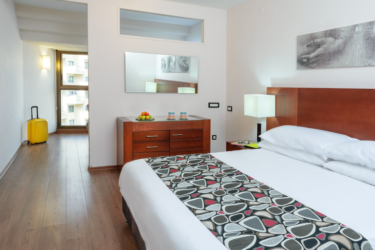 Bedroom 3, Leonardo Hotel Tiberias