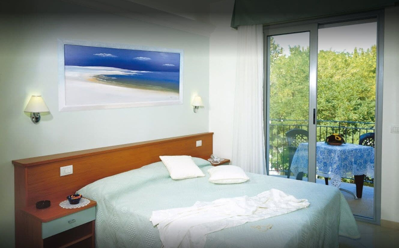 Bedroom 2, Hotel Feldberg, Rimini