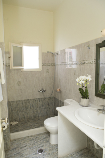 Bathroom 5, Meli Meli, South Aegean