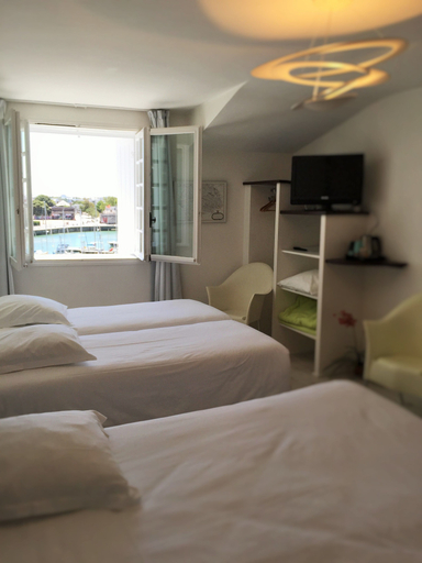 Bedroom 4, Hôtel La Marine, Charente-Maritime