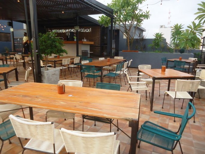 Food & Drinks 4, Concierge Plaza Colima, Colima