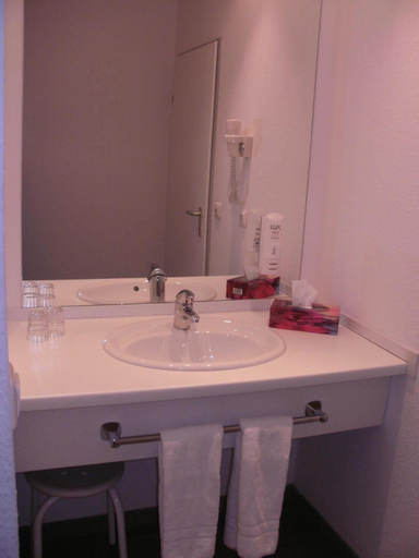Bathroom 5, Center Hotel Drive Inn, Bamberg