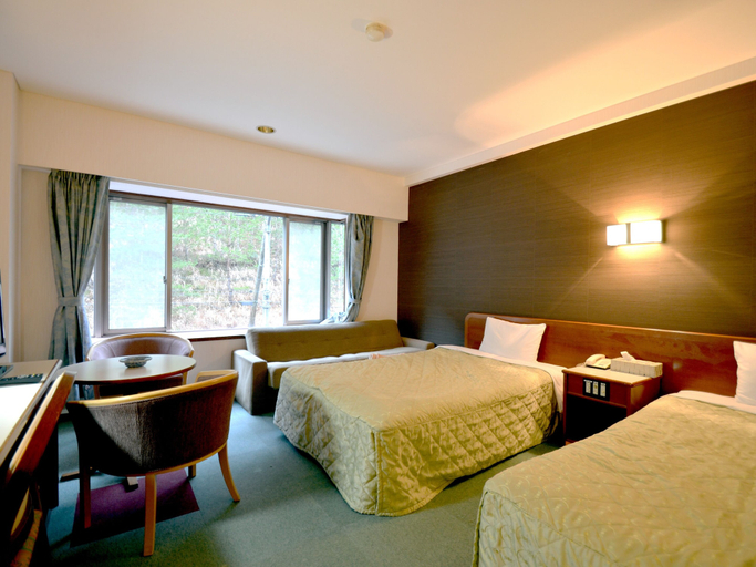 Bedroom 4, Shin Kabakawa Kanko Hotel, Takamatsu