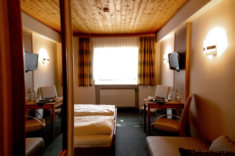 Bedroom 4, Hotel Gasthof Roseneck, Kronach