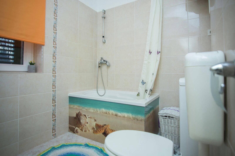 Bathroom 3, Apartment Duje, Kaštela