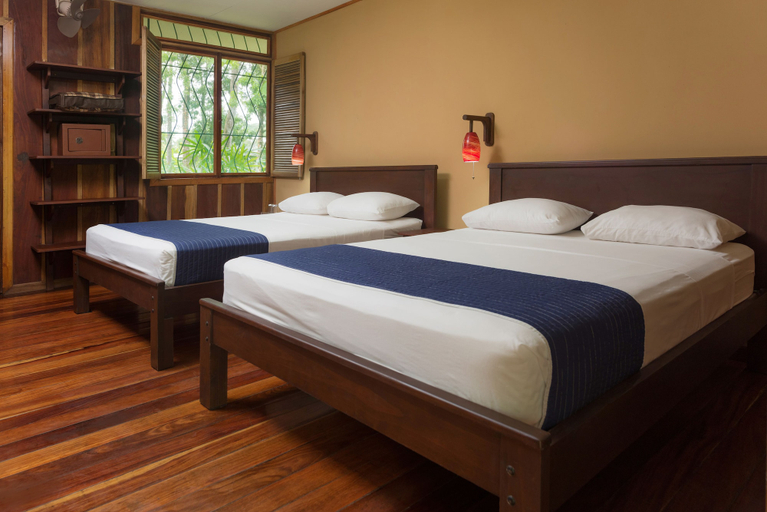 Bedroom 4, Laguna Lodge, Pococí