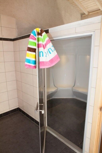 Bathroom, Camping Le Moulin, Jura