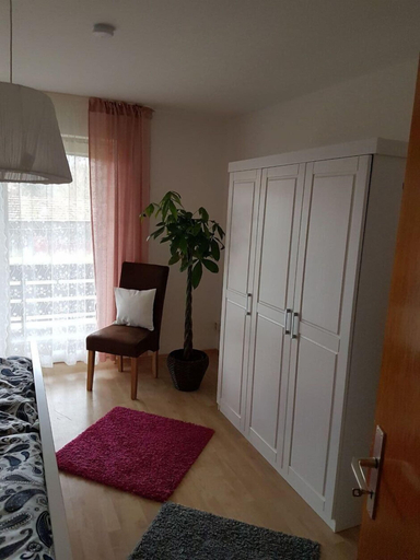 Bedroom 4, Zweite Heimat, Traunstein