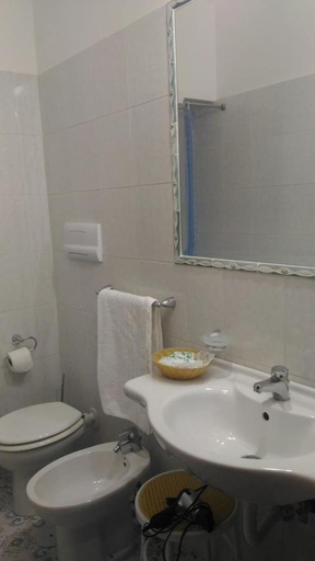 Bathroom, Il Nibbio Reale Country House, Caserta
