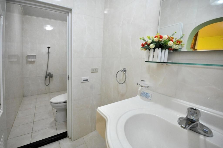Bathroom 4, Vitoria's Home, Pingtung