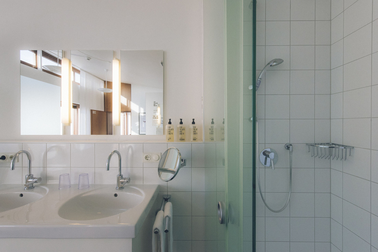 Bathroom 4, Das Wildeck, Heilbronn