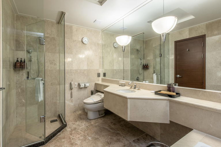 Bathroom, Shangria Beach Tourist Hotel, Muan