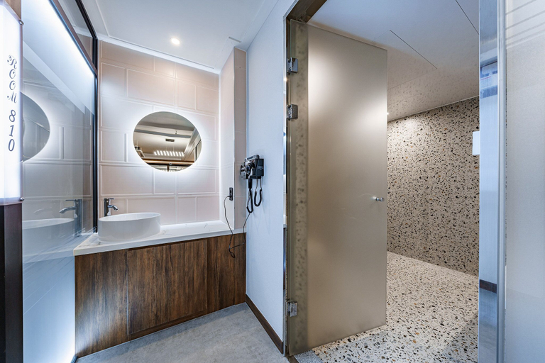 Bathroom 3, Cheonan Hound Hotel, Cheonan