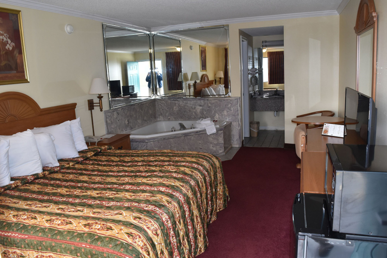 Bedroom 4, Star Inn Biloxi, Harrison