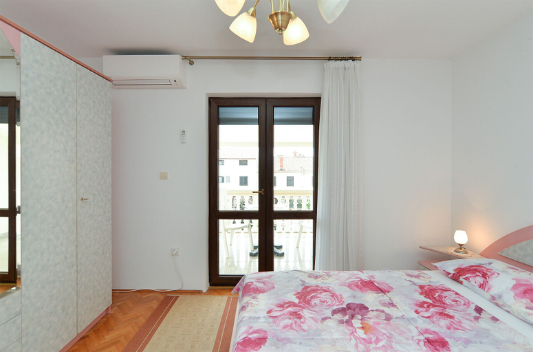 Bedroom 2, Apartment 43, Pula