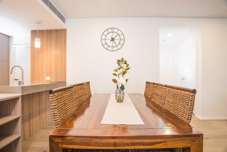 Others 5, Oud Wood Apartment, Canada Bay - Drummoyne