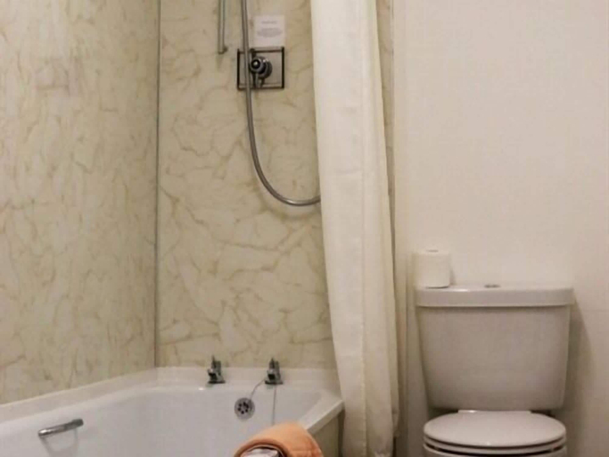 Bathroom 4, Plas Isa Hotel, Gwynedd