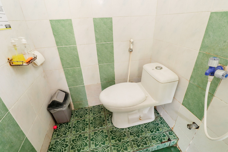 Bathroom 5, Arjuna 31 Homestay, Yogyakarta