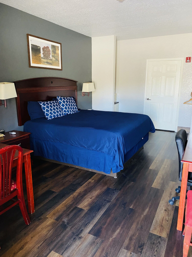 Bedroom 3, Magnolia Inn And Suites, Montgomery