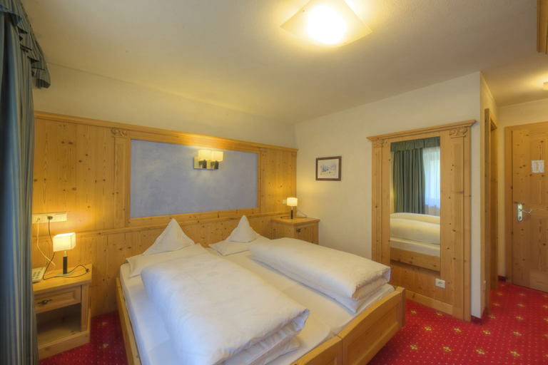Bedroom 4, Sporthotel Panorama, Bolzano