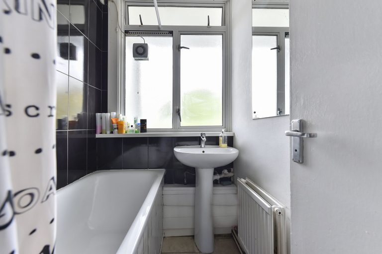 Bathroom 4, Tower Bridge Accommodation - 8, London