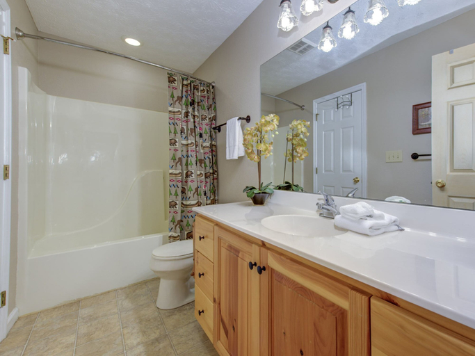Bathroom 3, Great Expectations, Sevier