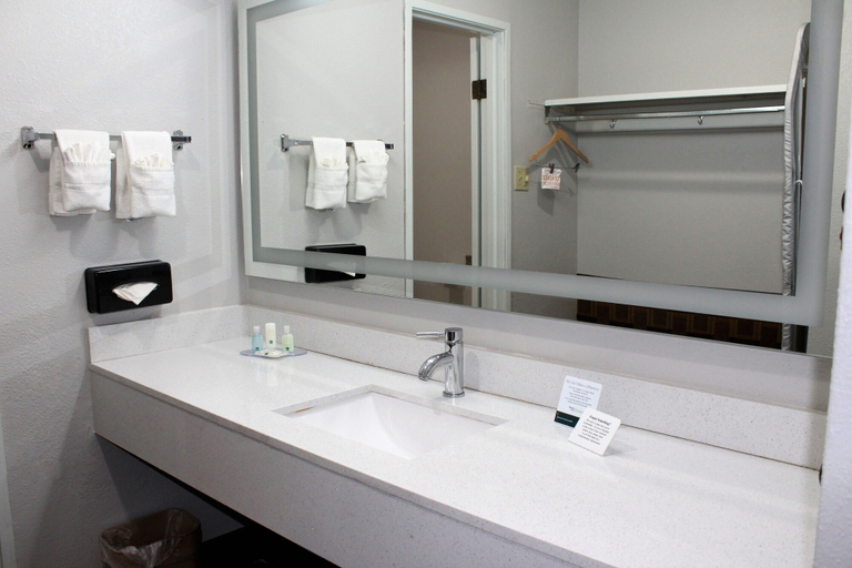 Bathroom 4, Hotel Inn Santa Fe, Santa Fe