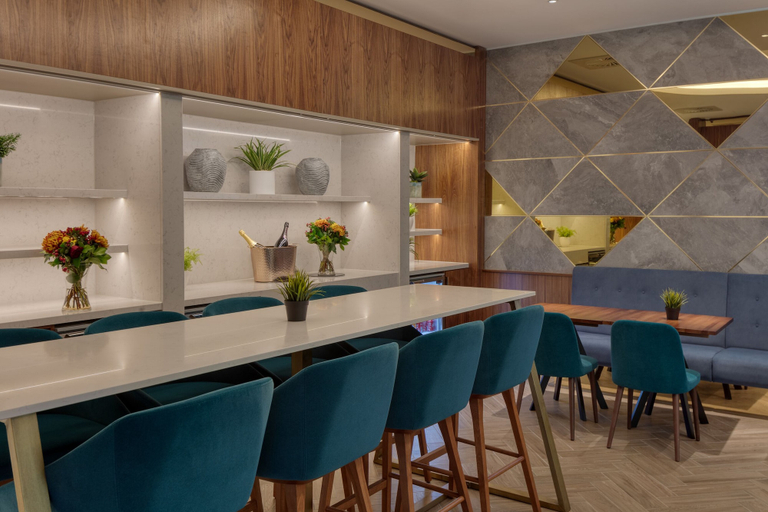 Food & Drinks 5, Hilton London Angel Islington, London