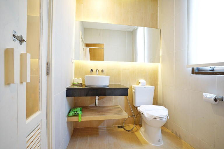 Bathroom 5, Baan Suwantawe, Phuket Island
