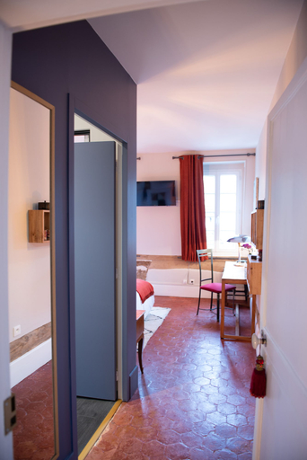 Others 5, La Maison Carpe Diem, Eure