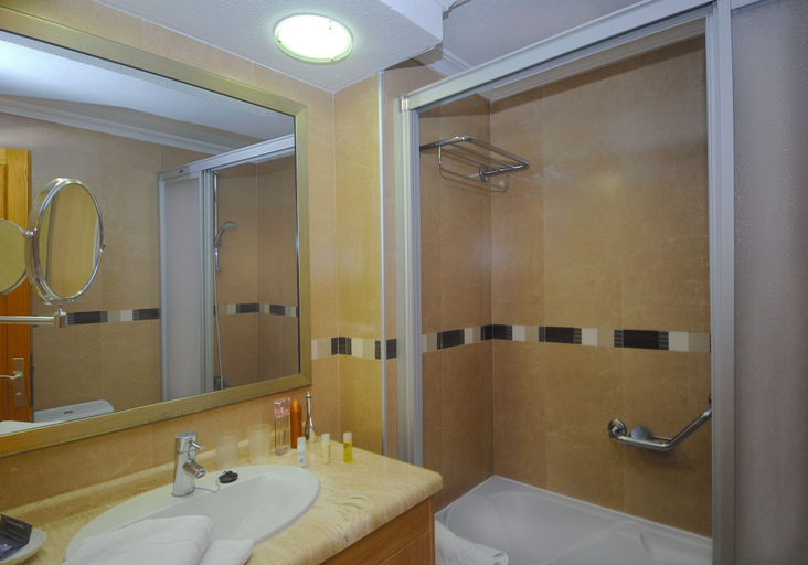 Bathroom 5, Ona Beverly Hills Suites, Santa Cruz de Tenerife