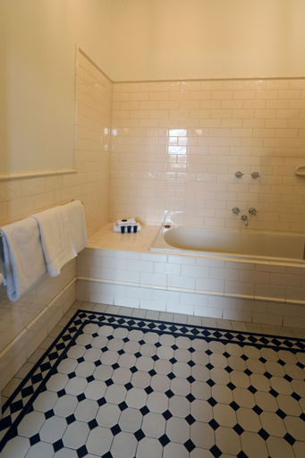 Bathroom 3, Yarra Valley Grand Hotel, Yarra Ranges - North