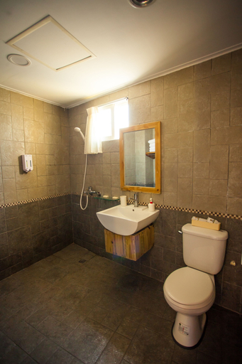 Bathroom 5, Summer Ya B&B, Penghu