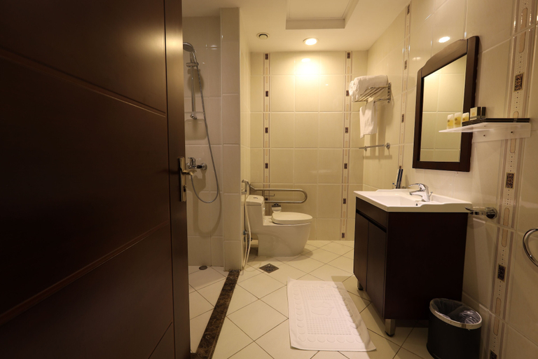 Bathroom 5, Al Rayyan Makiya Towers Hotel, Makkah