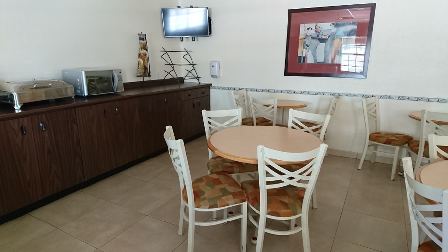 Food & Drinks 5, Microtel Inn & Suites By Wndham Ciudad Juarez, Juárez