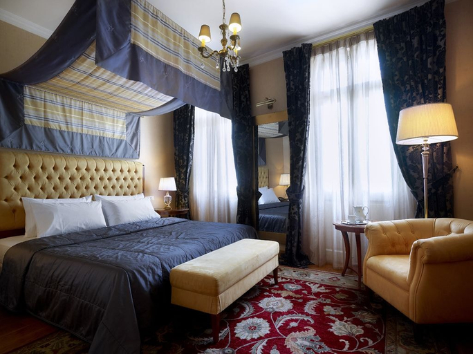 Bedroom 2, Grande Bretagne, Peloponnese