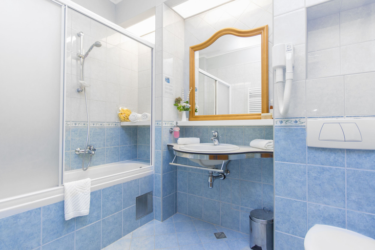 Bathroom 5, Hotel Spongiola, Šibenik